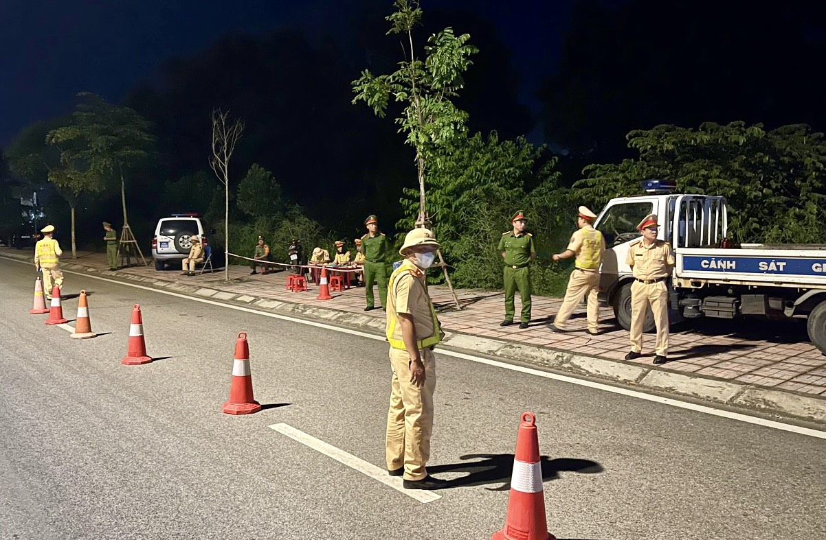 Phát hiện, xử phạt 8 trường hợp lái xe vi phạm nồng độ cồn